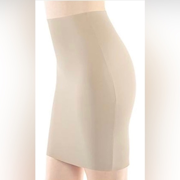 SPANX Assets by Sara Blakely Fantastic Firmers Slip‎ Skirt - Picture 3 of 6